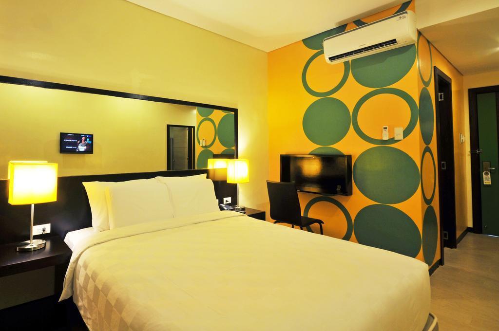 Go Hotels Iloilo Esterno foto
