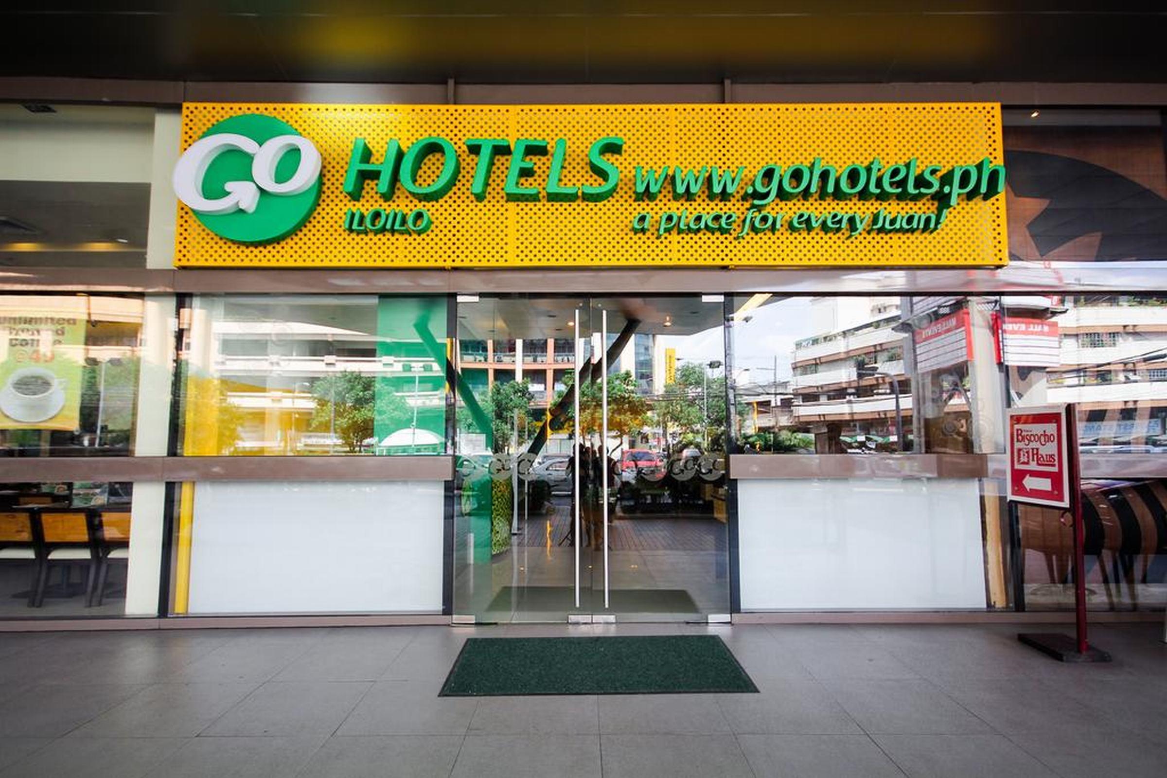 Go Hotels Iloilo Esterno foto