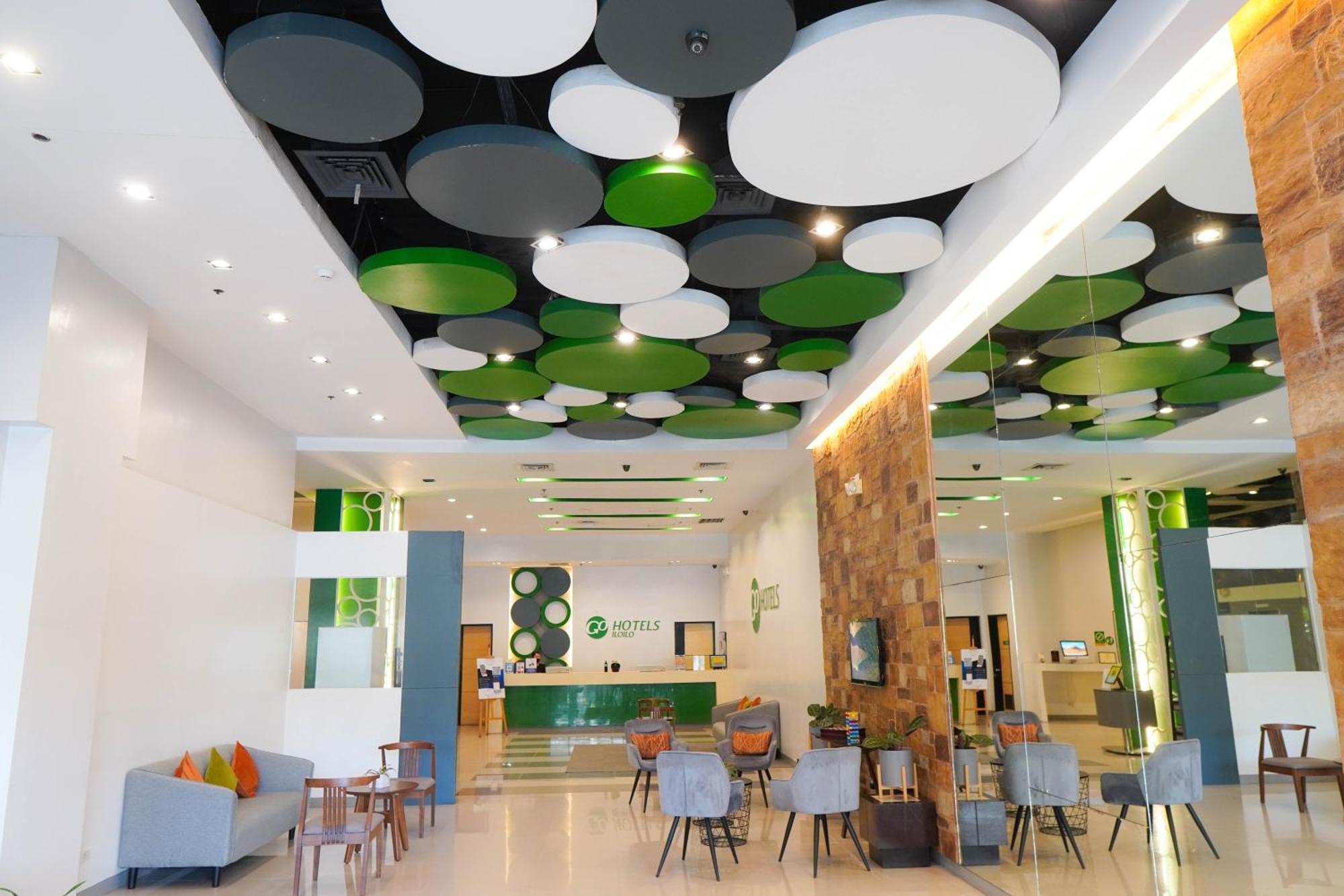 Go Hotels Iloilo Esterno foto